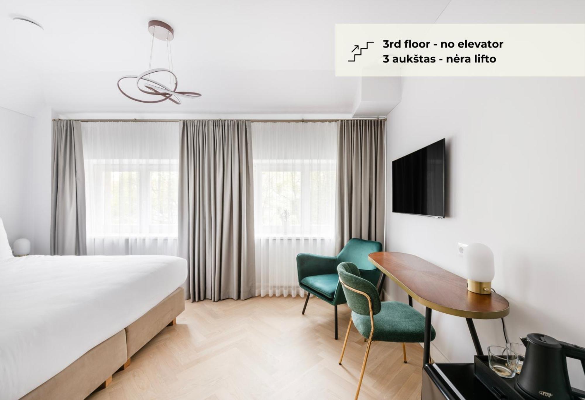 Grand Crown Aparthotel VNO Exterior photo